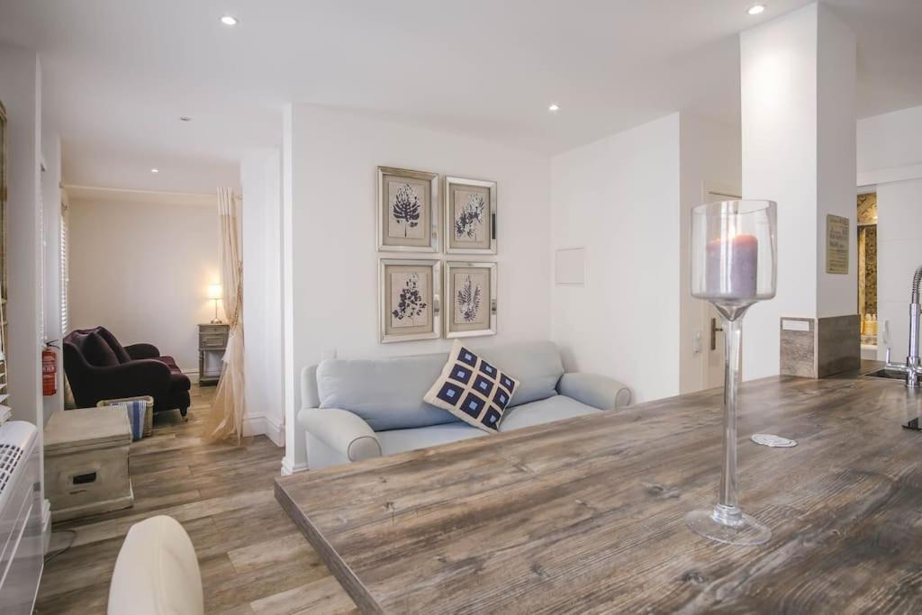 Summer Breeze Apartment, In The Historic Centre Of Apartamento *